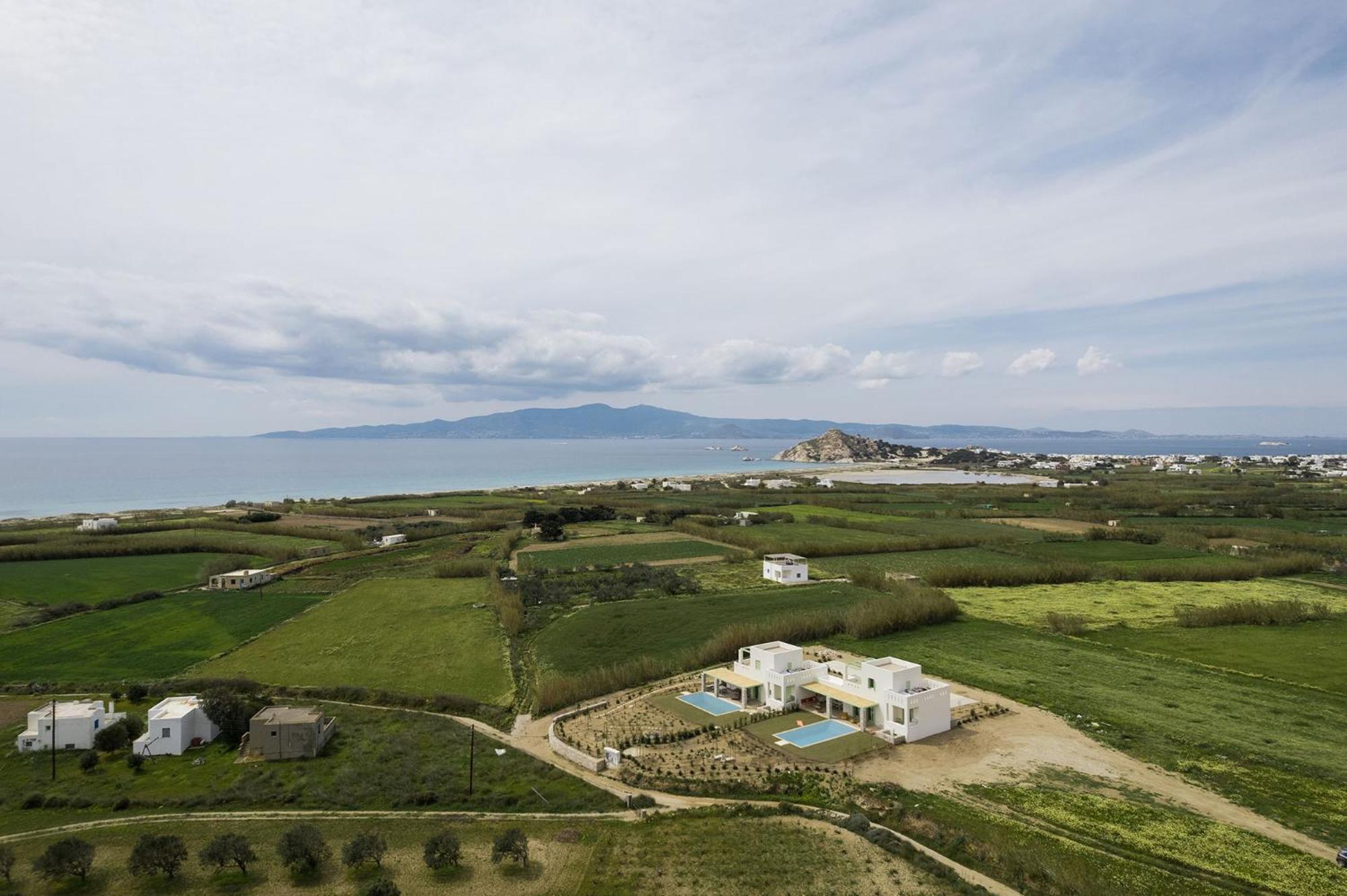 Plioni Villas & Suites Мікрі-Віґла Номер фото