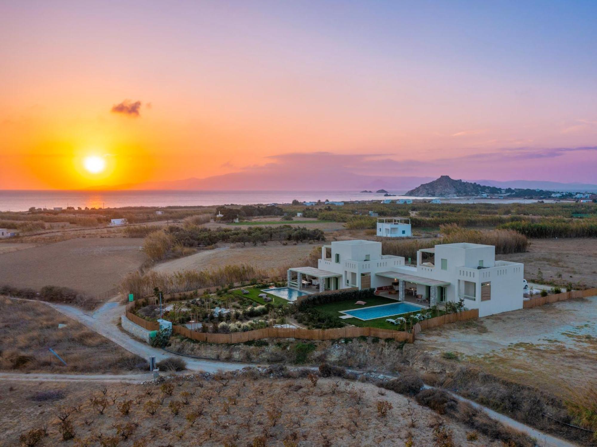 Plioni Villas & Suites Мікрі-Віґла Екстер'єр фото