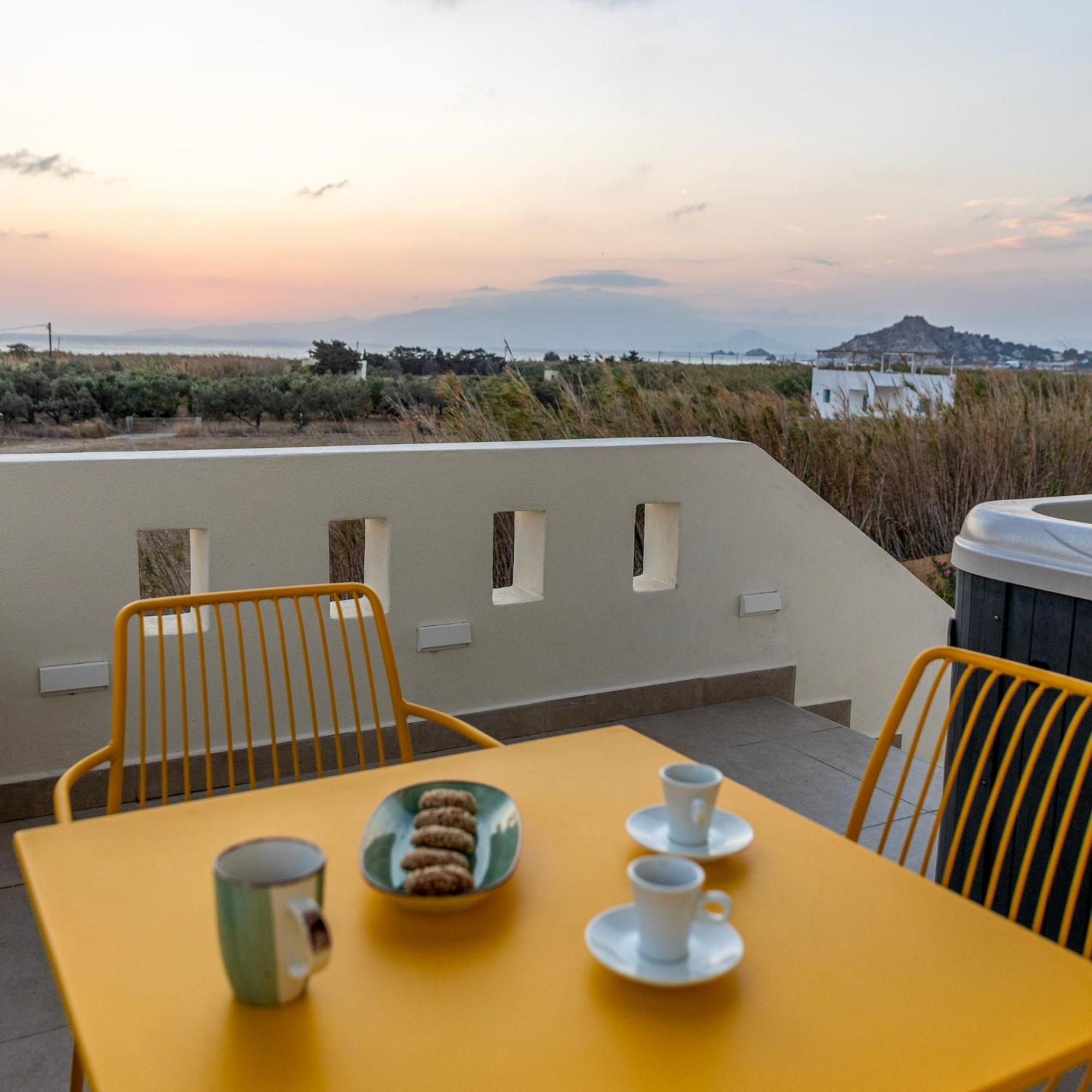 Plioni Villas & Suites Мікрі-Віґла Екстер'єр фото